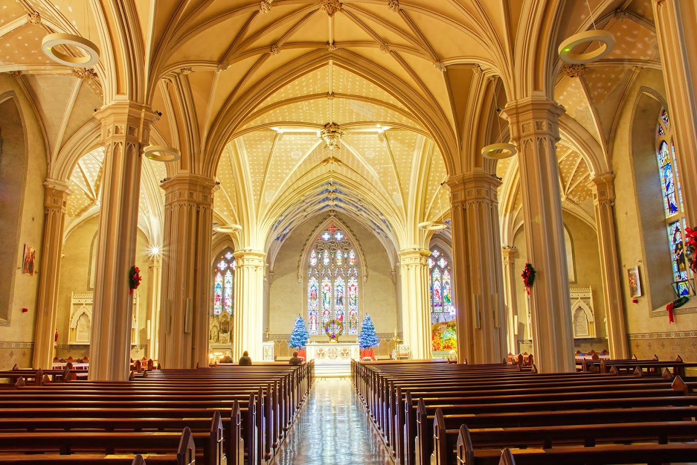 根據調查研究，聖默拉達克大教堂大殿內的柱子內有27, 000塊磚頭是向拜登的天祖父布魯威特購買的。（圖／Google Map @Mike Kinsella Photos&Art）